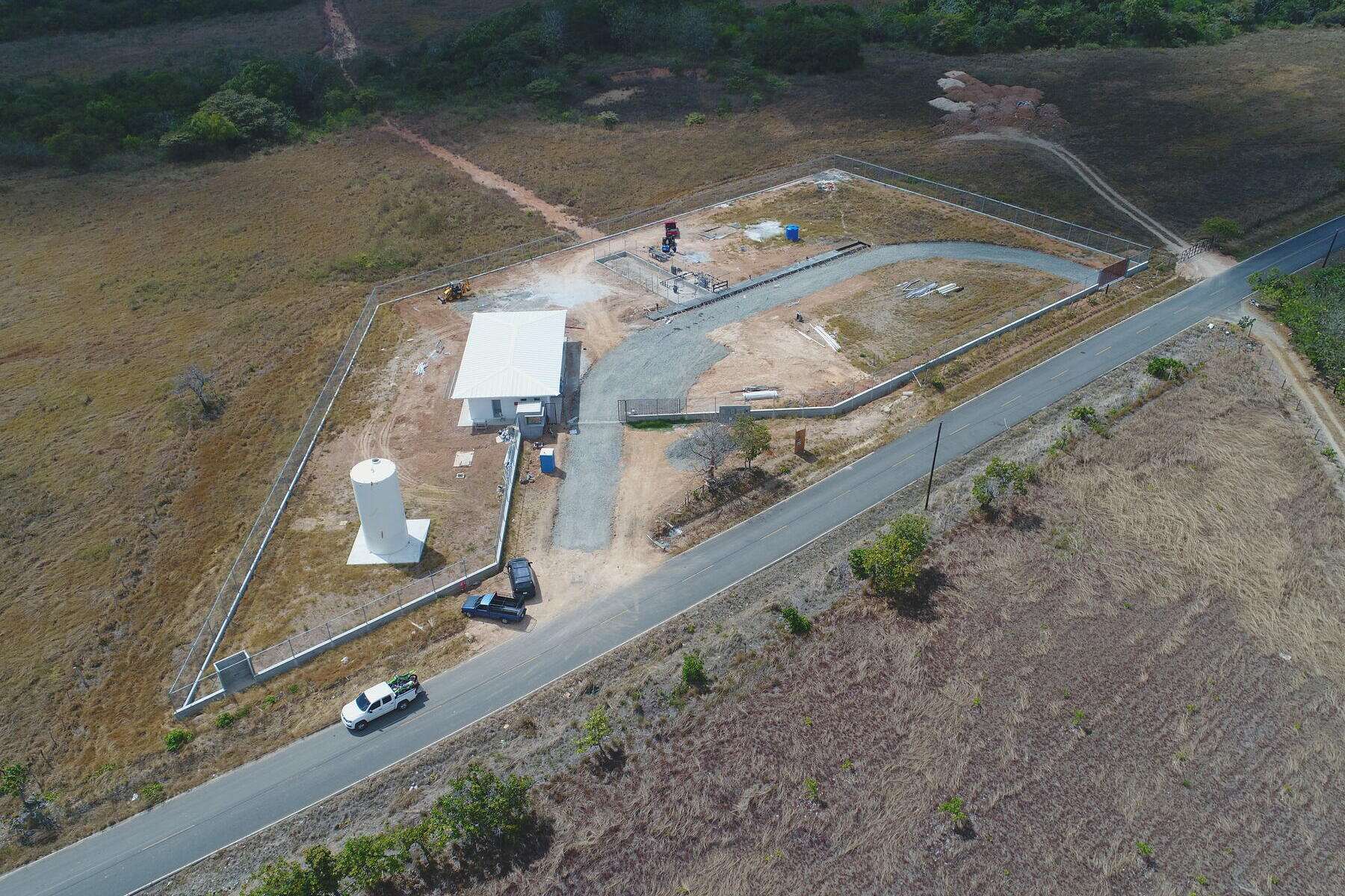 Planta de gas — plataforma y edificios